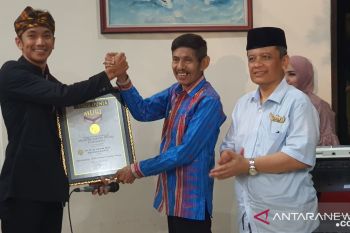 "Peka Kandea-Kandea" sepanjang 3 km di Festival Keraton ASEAN raih rekor MURI