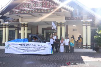 PLN UIW Sumbar salurkan bantuan sembako untuk korban banjir bandang Agam