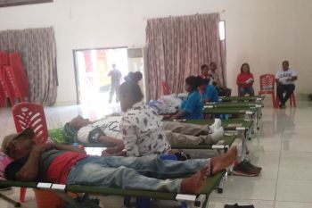 PMI mengaku terbantu penuhi kebutuhan darah aksi donor ASN Biak