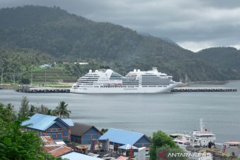 Kapal pesiar MS Seabourn Encore merapat ke Sabang