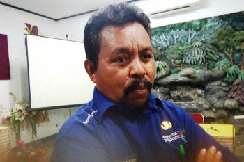 Dispar Biak melibatkan pokdarwis dan warga adat jaga kebersihan lokasi objek wisata