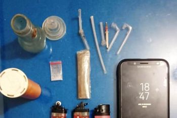 Lagi asyik di belakang rumah, Dodi digrebek polisi