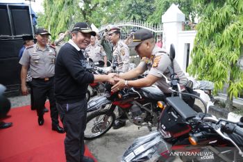 Gubernur Herman Deru bantu kendaraan Polres  OKU Timur
