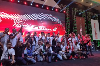 Ribuan mobil  dipamerkan dalam Honda Fastival 2