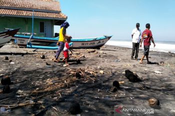 Pemkab Kulon Progo diminta sosialisasikan larangan buang sampah ke sungai