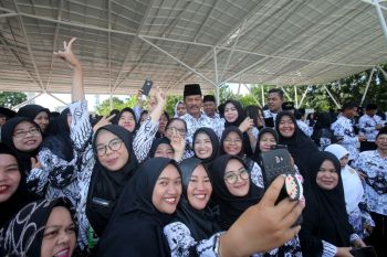Pemkot Batam pastikan guru PNS telah sarjana