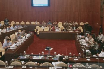 Komisi IV DPR minta kementerian/lembaga kaji perdagangan karang