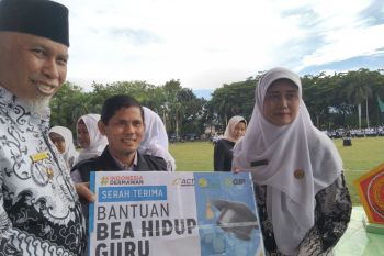 Hari Guru, Global Zakat-ACT beri bantuan hidup bagi tiga guru honorer