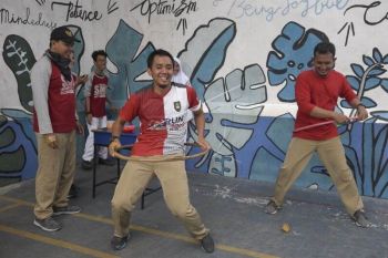 Lomba mmperingati Hari Guru Nasional