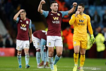 Manchester United memperpanjang kontrak kiper senior Tom Heaton
