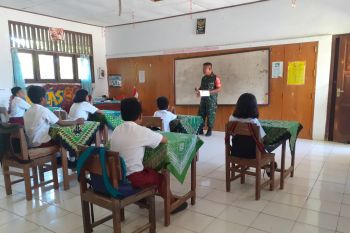 TNI di perbatasan beri materi wawasan kebangsaan kepada anak SD