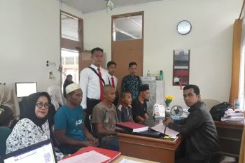 Kejari limpahkan berkas perkara dugaan pembakaran hutan ke Pengadilan Negeri Solok