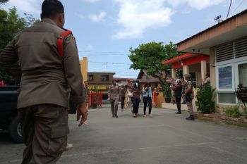Rumah kos disalahgunakan, Satpol PP amankan 12 wanita dan tujuh pria tanpa surat nikah