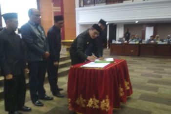 Gubernur: APBD Sumbar tersedot iven nasional, kebutuhan pokok tetap terpenuhi