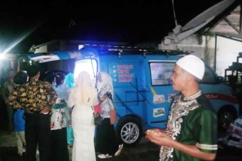 Bank Nagari Lubukbasung layani nasabah hingga larut malam