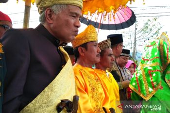 Bendrianto Didaulat Sebagai Raja Rantau Duo Baleh Koto