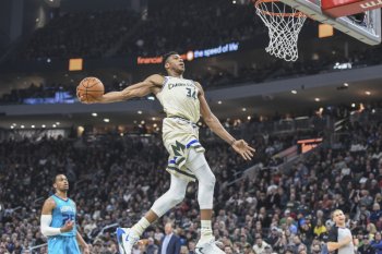 Antetokounmpo dan pemain Bucks bergabung dalam demo anti rasial di Milwaukee