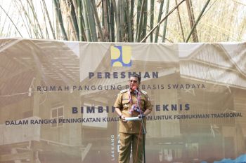 Pj Wali Kota resmikan rumah panggung bambu Pulau Lakkang Makassar