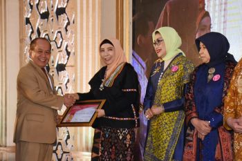 Wagub NTB dinobatkan jadi perempuan inspirasi Indonesia bidang pemerintahan