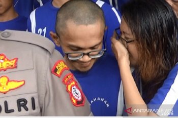 Polisi tangkap  suami istri pengedar sabu-sabu di Sukabumi