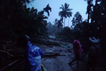 Dua jorong di Agam dilanda banjir-longsor, akses jalan terganggu