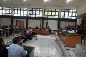 Kadis PUPR benarkan  suap dibagi ke 25 anggota DPRD Muara Enim