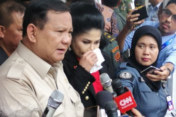 Prabowo: tunggu hasil penyelidikan terkait ledakan Monas