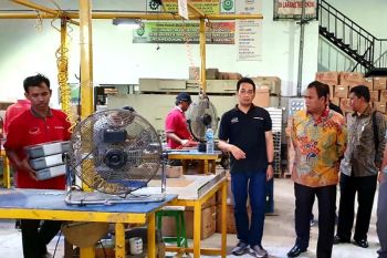 Tahun 2022 Pemkab Kobar targetkan seluruh desa teraliri listrik