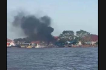 Speedboat VIP terbakar