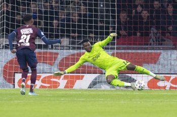 Ajax telan kekalahan pertama musim ini