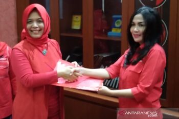 Ini sosok perempuan yang kembalikan berkas pendaftaran pertama ke DPD PDIP