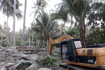 Pemda kerahkan alat berat normalisasi sungai cegah banjir susulan