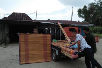 Kerajinan Tirai Rumbia Agam dipasarkan di tiga Provinsi