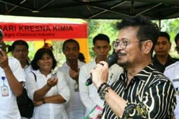 Mentan beri bantuan Sulbar 16.018 unit kandang ternak