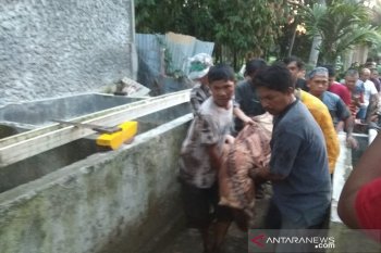 Seorang mahasiswi ditemukan tewas terkubur dengan kaki terikat di belakang kosan