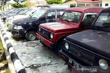 Kejaksaan Bartim lelang 22 unit mobil rampasan