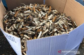 Komunitas antirokok menyayangkan Taman Sangkareang dipenuhi puntung rokok