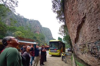 Jelajah sumber minyak bumi Sumbar