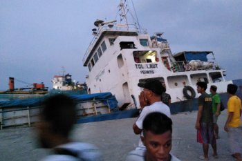Kapal tol laut tenggelam di Pelabuahn Lewoleba, NTT