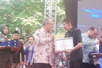 Wali Kota Baubau raih penghargaan dari Kementerian Pertanian