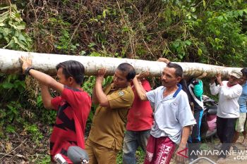 Wabup Sijunjung terlibat gotong royong sama warga, antisipasi bencana
