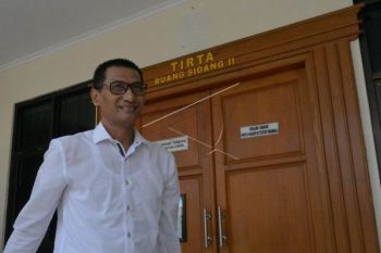 Sidang perdana kasus suap bupati nonaktif Kudus