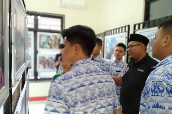 Siswa di Lampung antusias saksikan pameran foto ANTARA