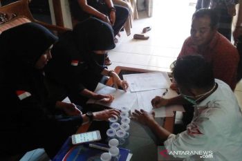 Komisioner-pegawai KPU Agam jalani tes urine cegah penyalahgunaan narkotika