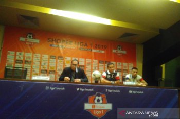 Pelatuh Madura United  sebut wasit Thoriq layak masuk buku rekor dunia