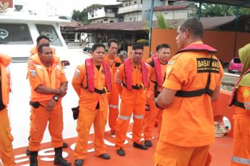 Tim SAR Jayapura cari nelayan yang jatuh dari rumpon