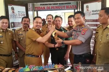 Warga Kabupaten Gowa ramai-ramai serahkan senjata tajam ke polisi