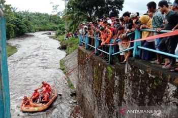 Dua warga Pasaman Barat terseret bah, satu tewas