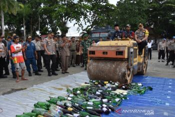 Polres Tanjungpinang musnahkan 500 botol minuman beralkohol