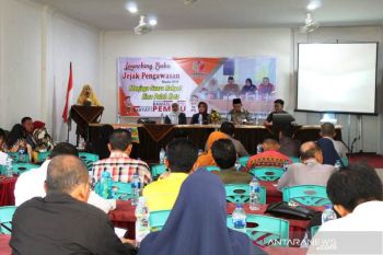 Bawaslu Limapuluh Kota terbitkan buku jejak pengawasan pemilu 2019